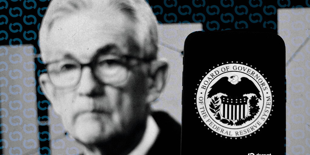 Jerome Powell Supports Fed's New Stablecoin Policies—But Chair Kevin Warsh Abstains